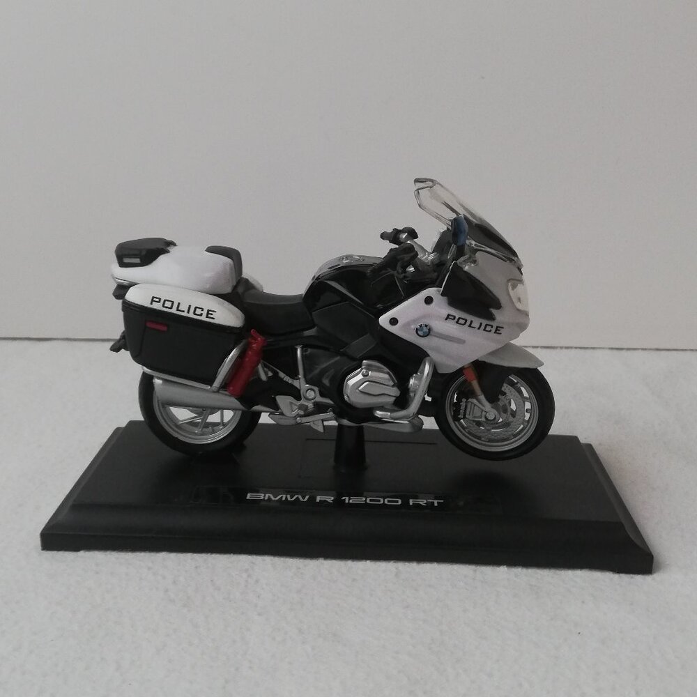 BMW R 1200 RT POLICE 1/18 Scale MAISTO Model Beamer Bike